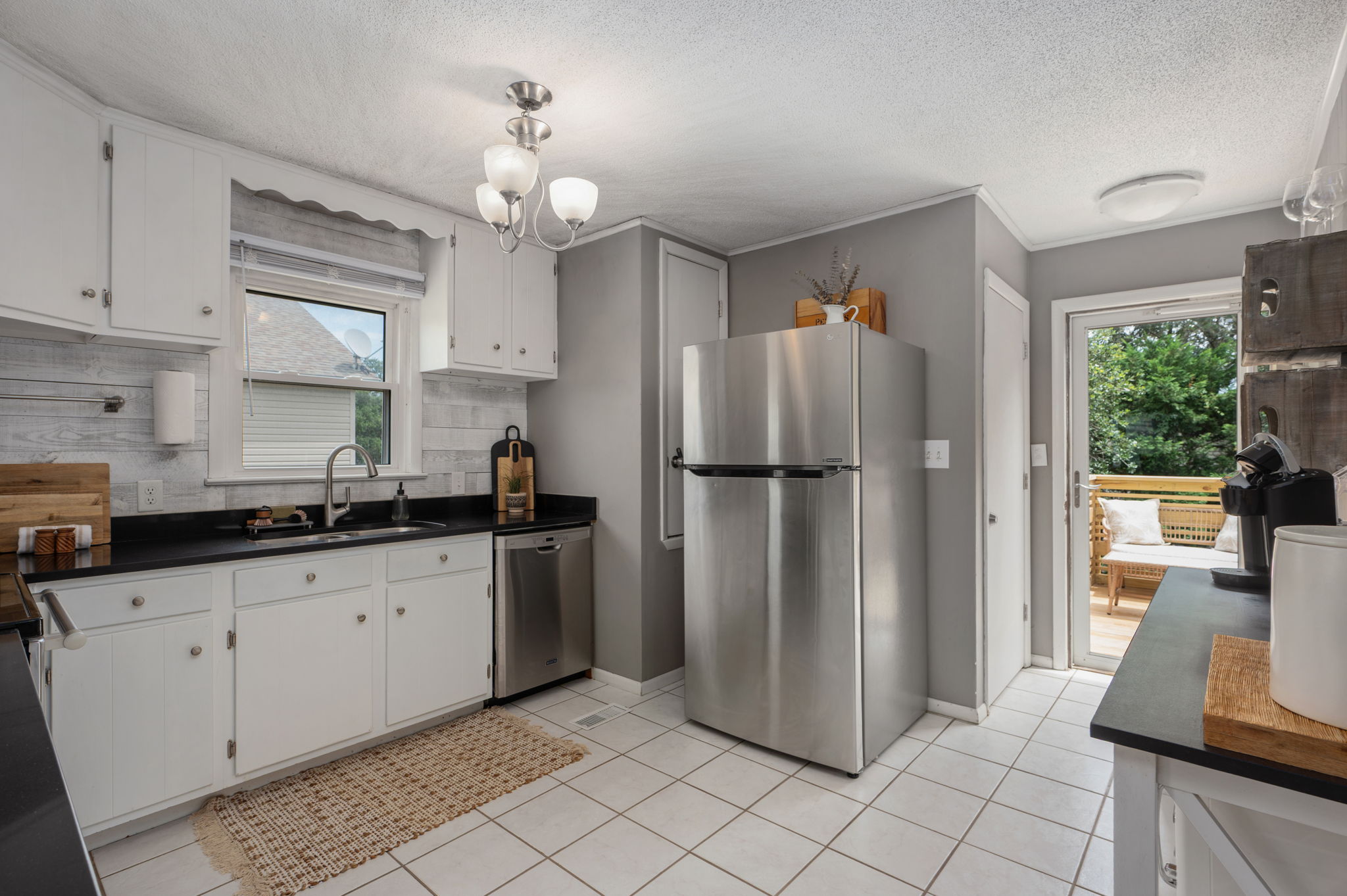 Kitchen w/Door to Hot Tub