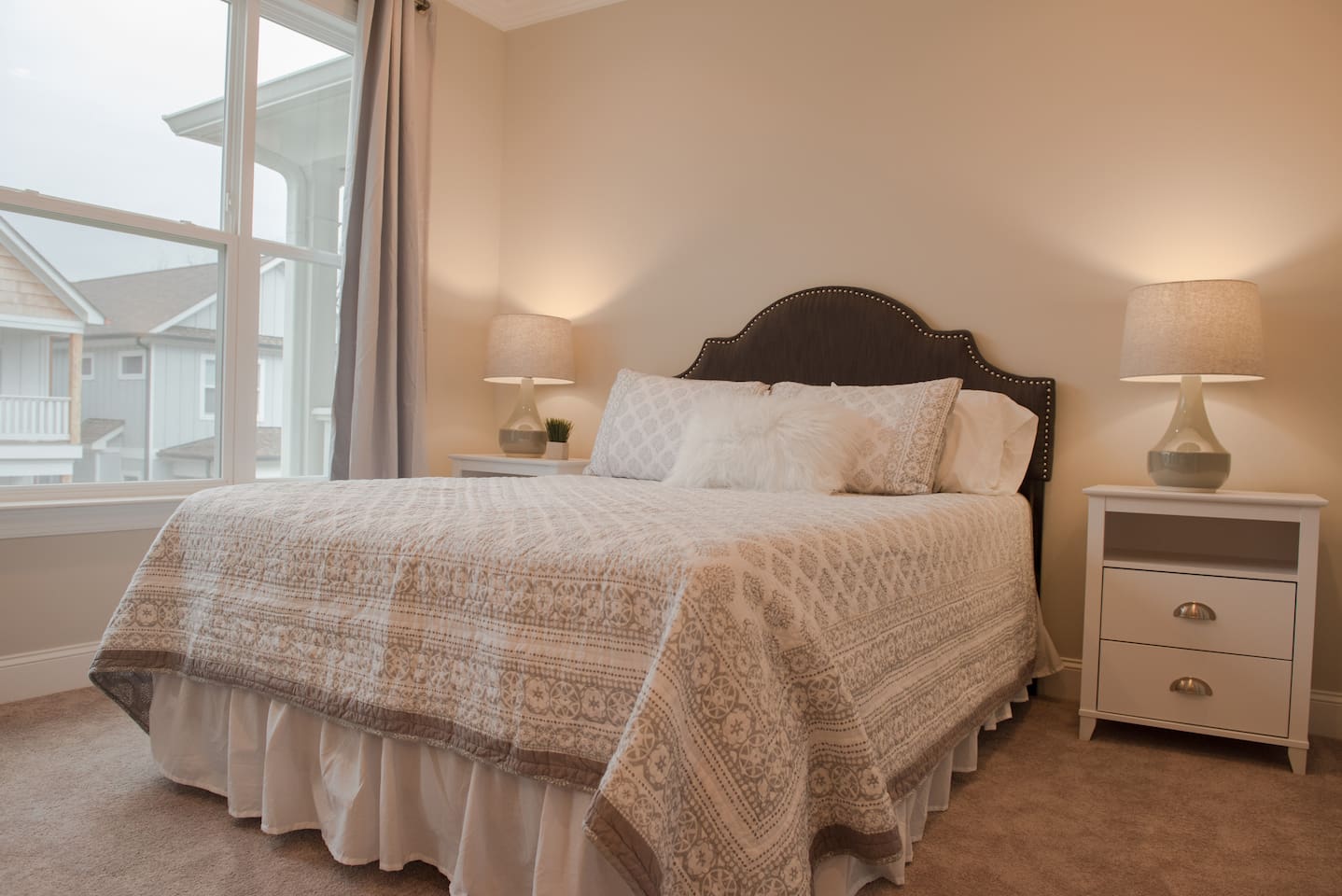 2nd floor bedroom with queen bed