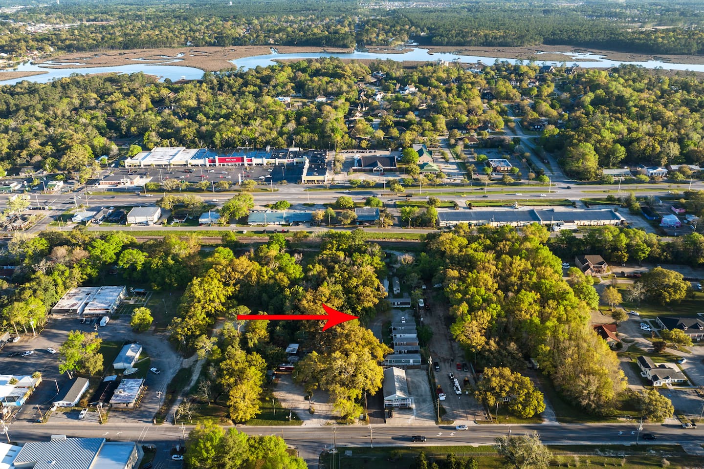 Close proximity to the bay!