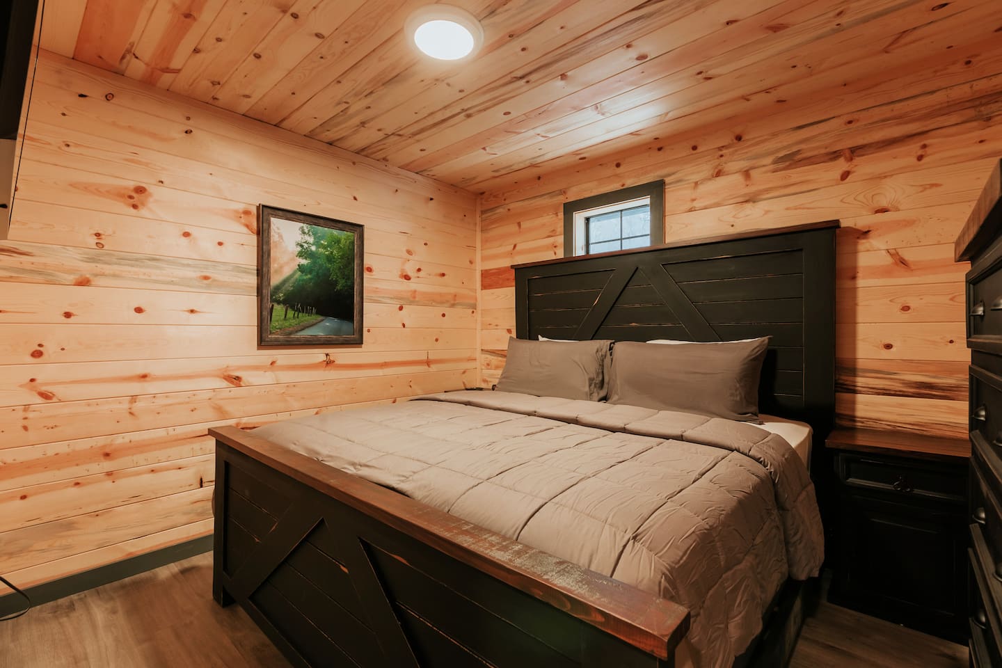 King Bedroom #1