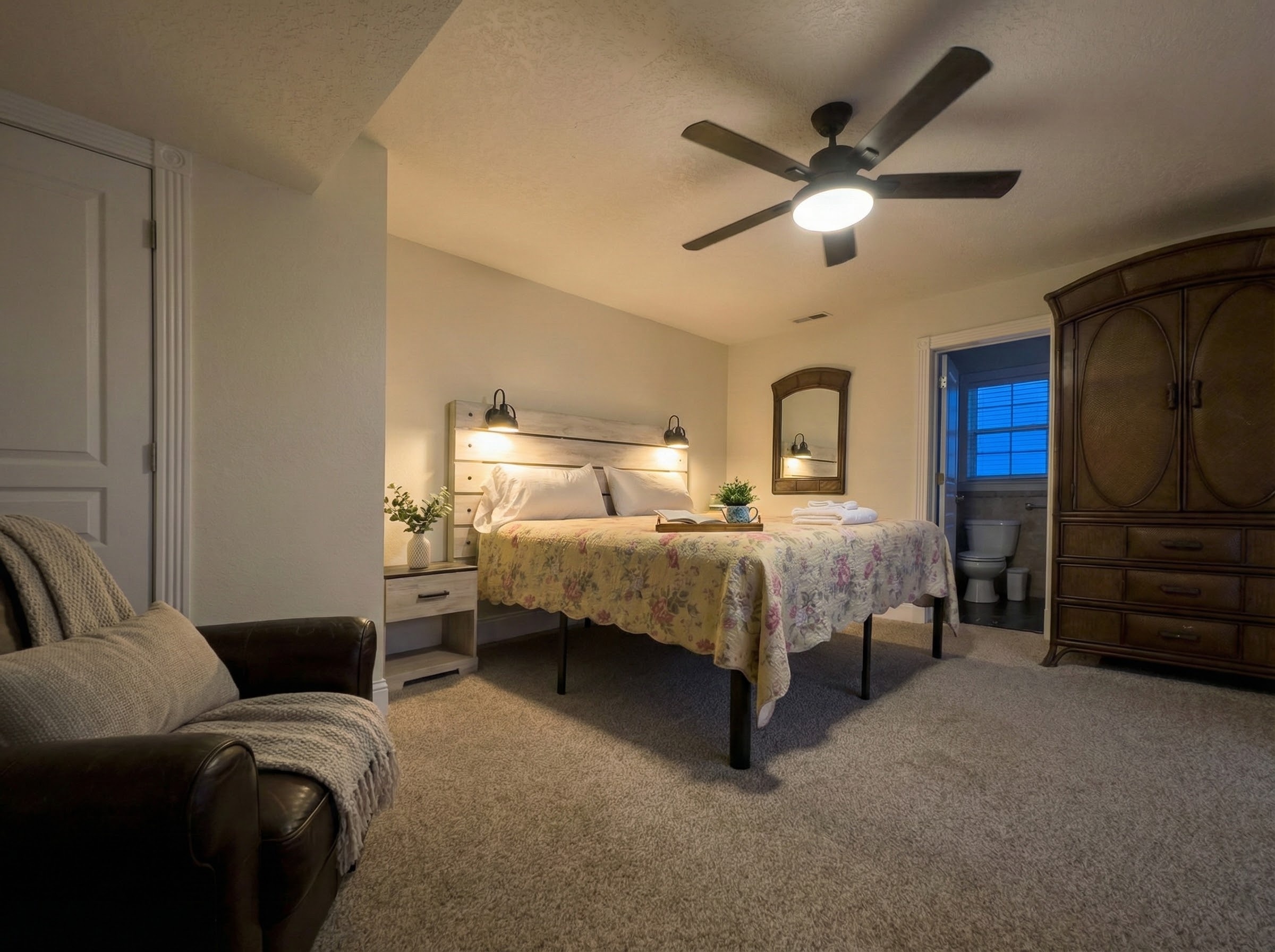 The Hemingway — Queen Bedroom (2)