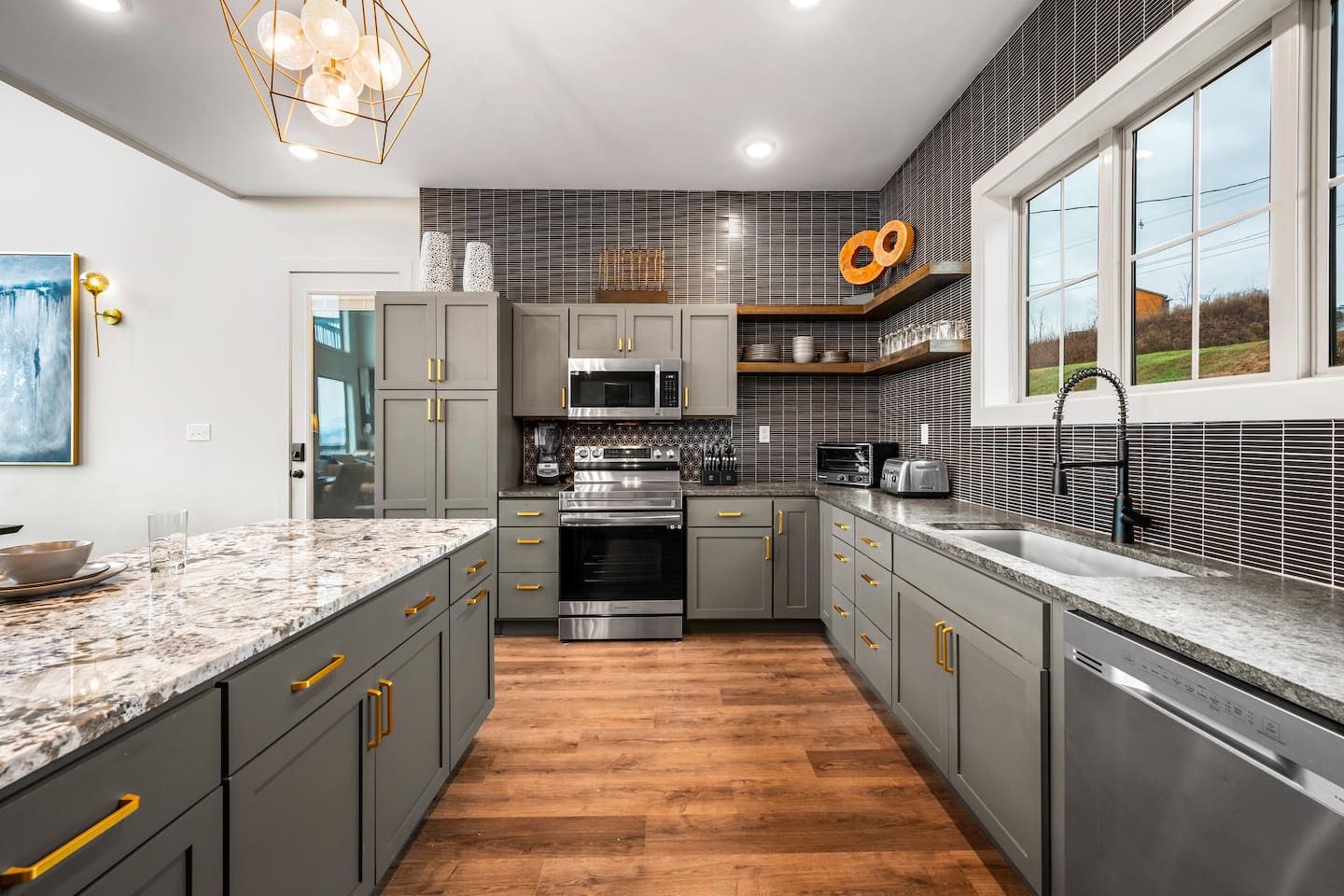 Entry Level - Kitchen