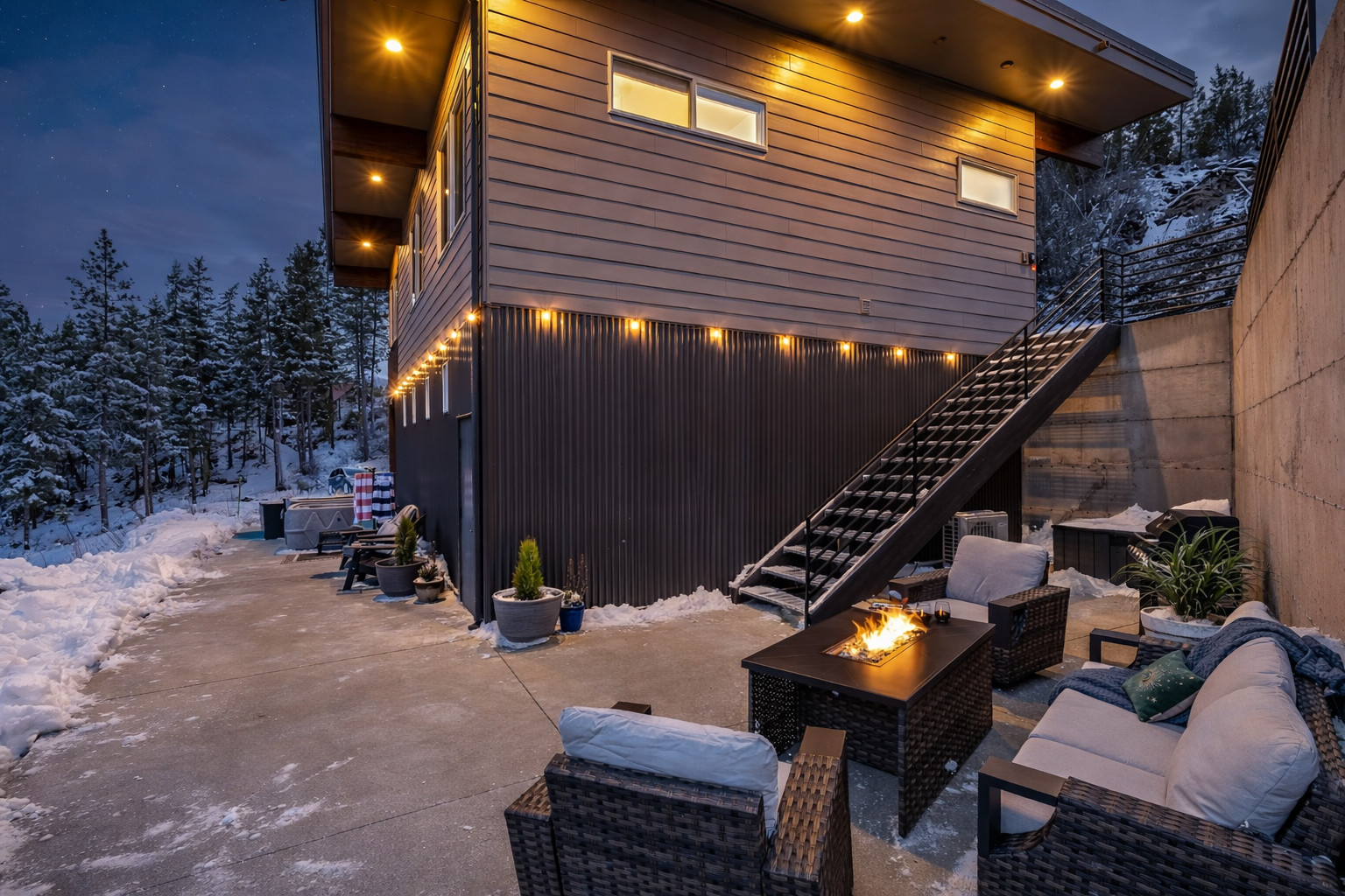 Winter vibes: Outdoor lounging with fire table and gas BBQ, both with propane provided, additional seating and hot tub for 4 people
