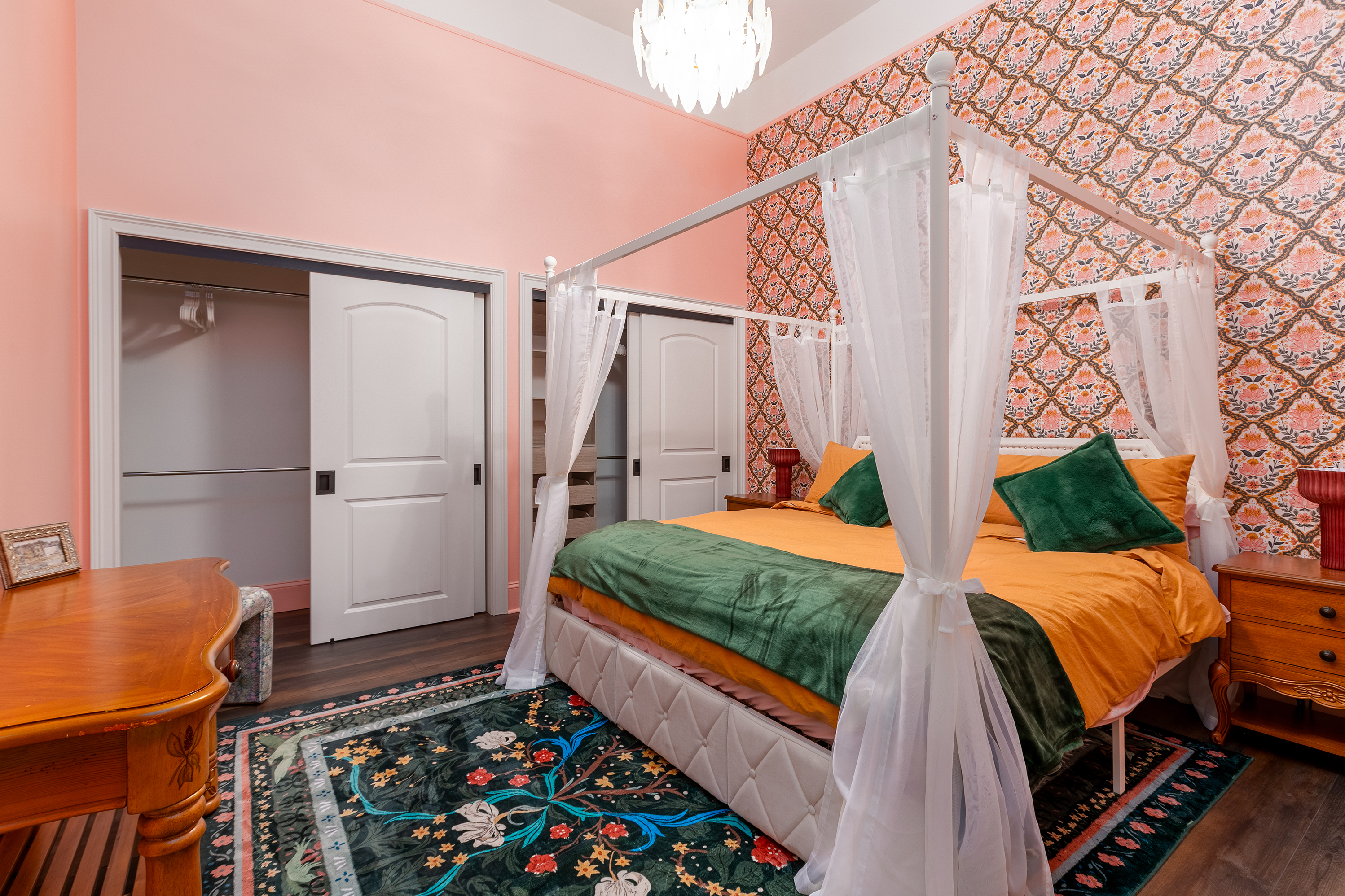King size 4 post bed