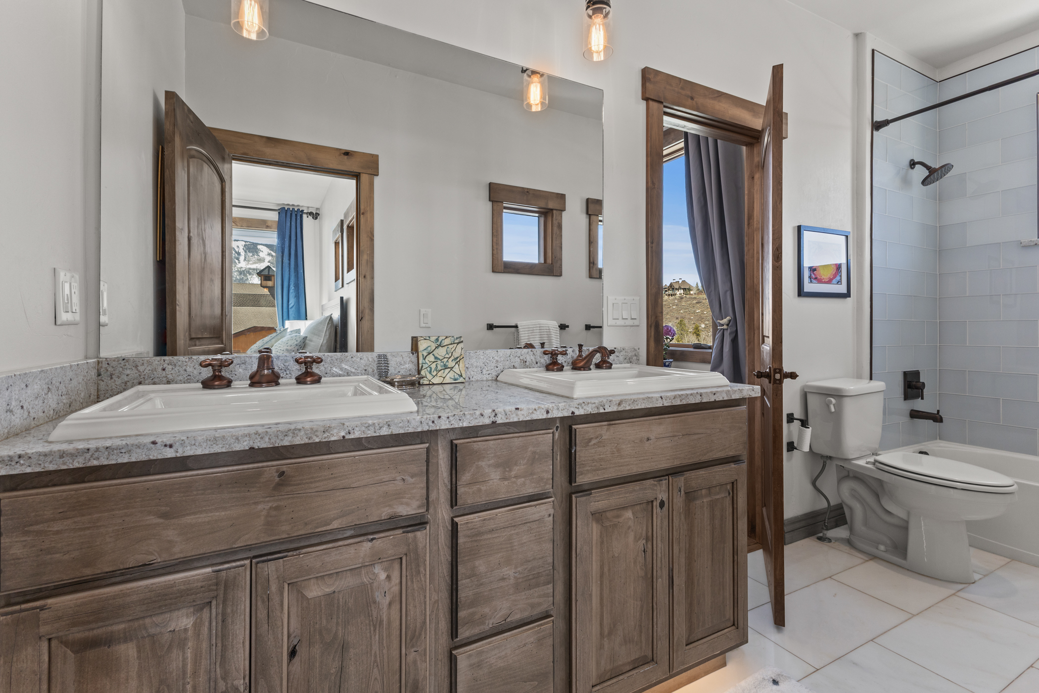 Upper Level Shared Bathroom 2 for Bedroom 2 & 3