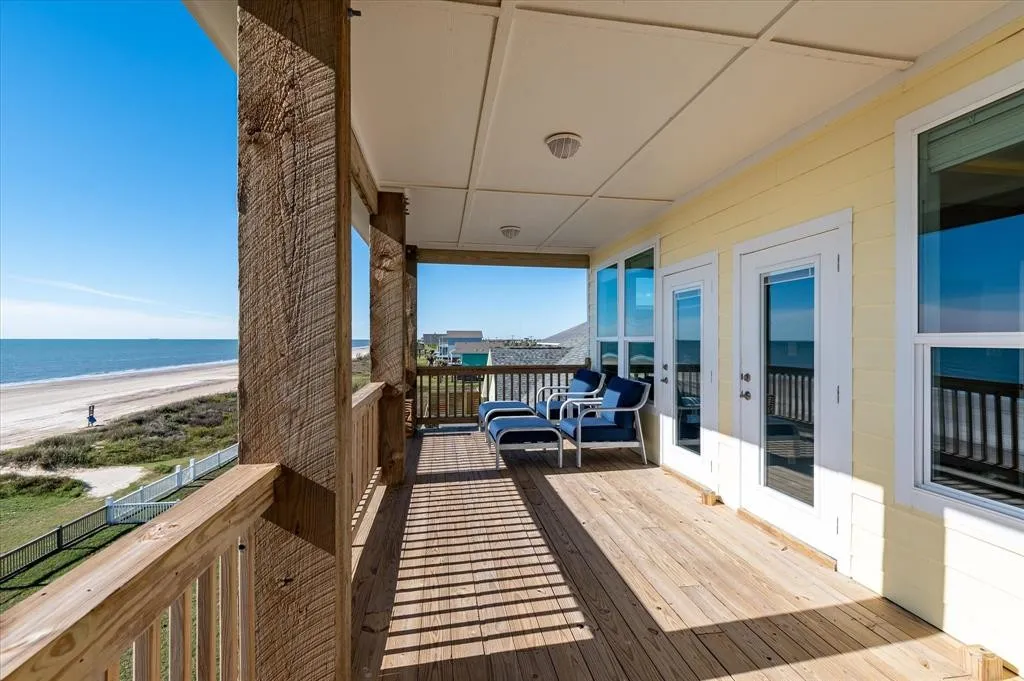 6013f951d7c848d3b73d89ef06e40b78 | Beachhouse | Texas | TX | Vacation Homes | Galveston | Crystal Beach | Kokomo | Breezy Days | Beachfront Elegance | Sunrise Serenity | Southern Sands Property Management, LLC