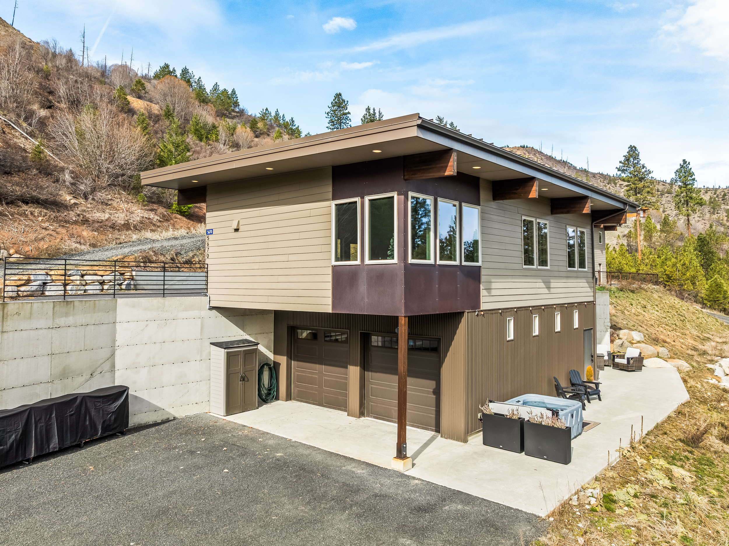 Guests have full access to the guesthouse (upper level above the garage) and amenities outside around the lower part of the garage.  