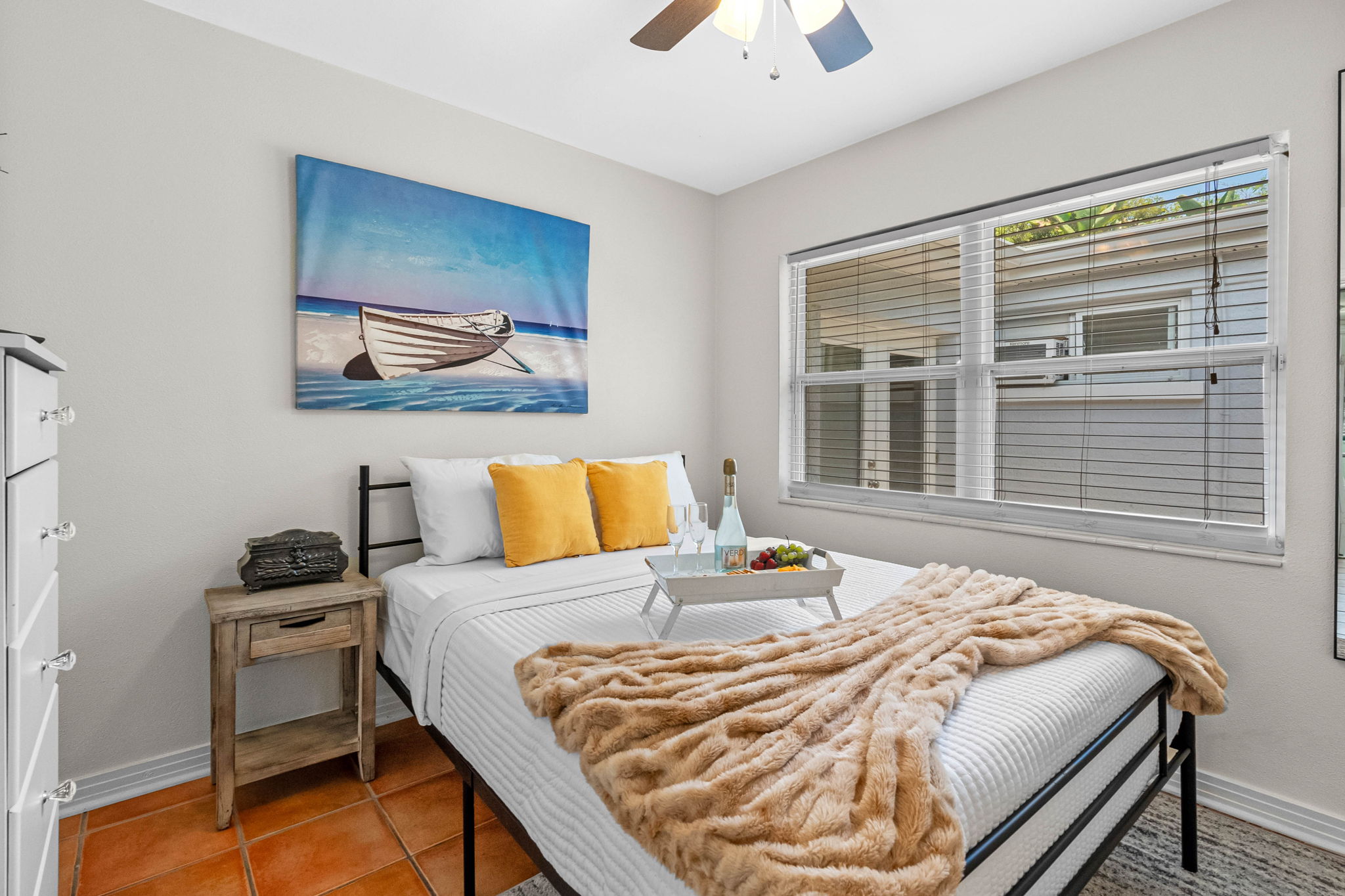 Ideal for couples, solo travelers, or older kids, this space offers a perfect balance of comfort and convenience with a clean, modern aesthetic and calming coastal touches.
