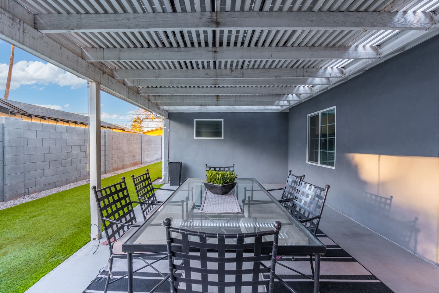 Elegant 6-seater dining table, offering ample space for family meals and gatherings in a stylish setting.
