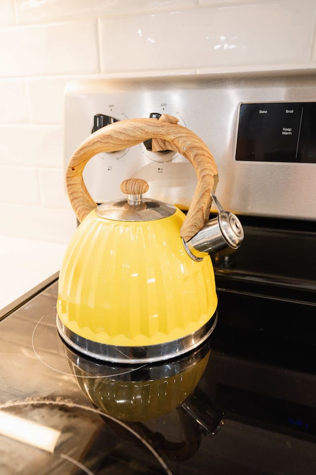 Sleek Kettle making your morning tea or coffee a breeze!