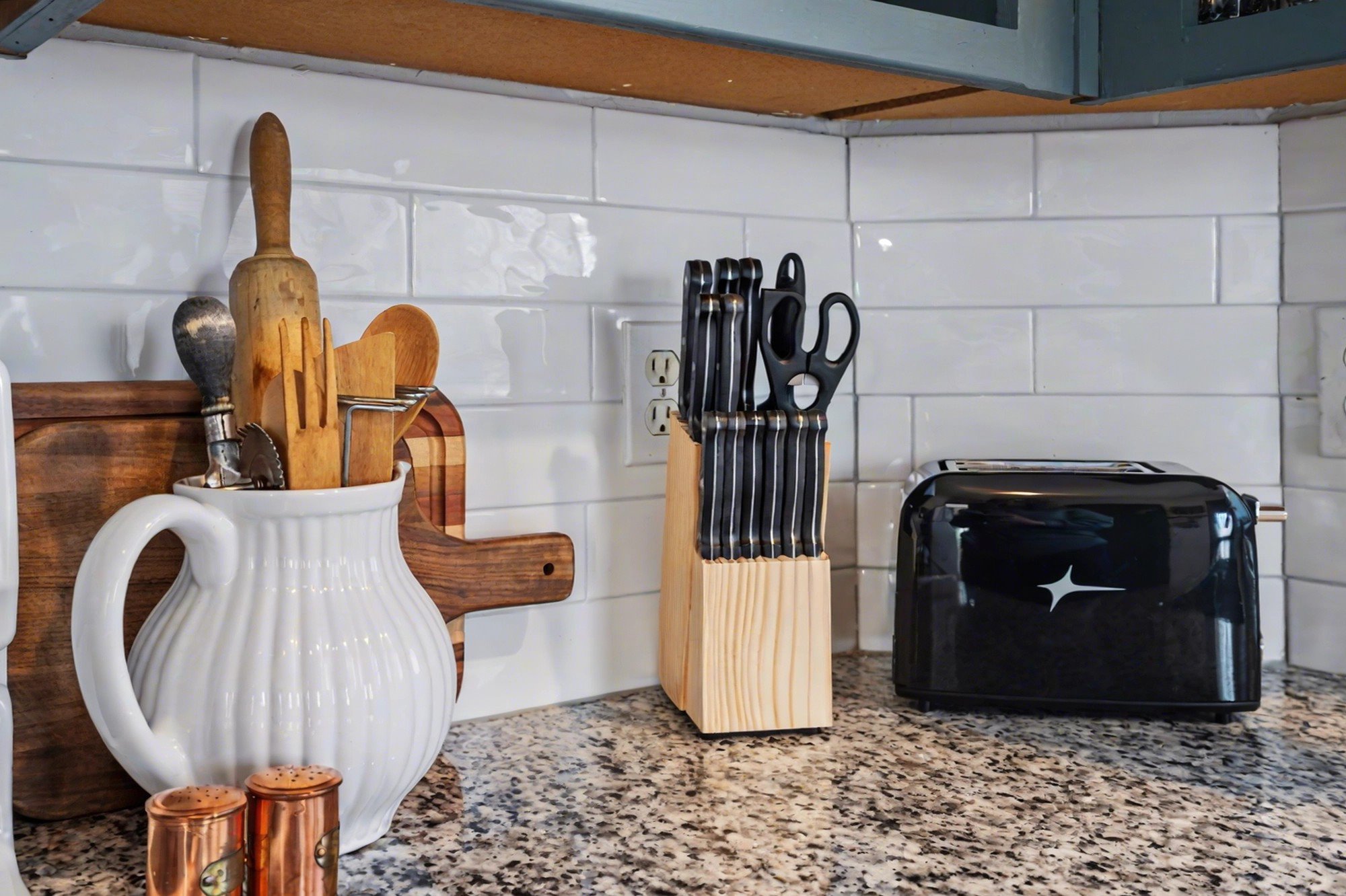 Toaster, knives, and utensils