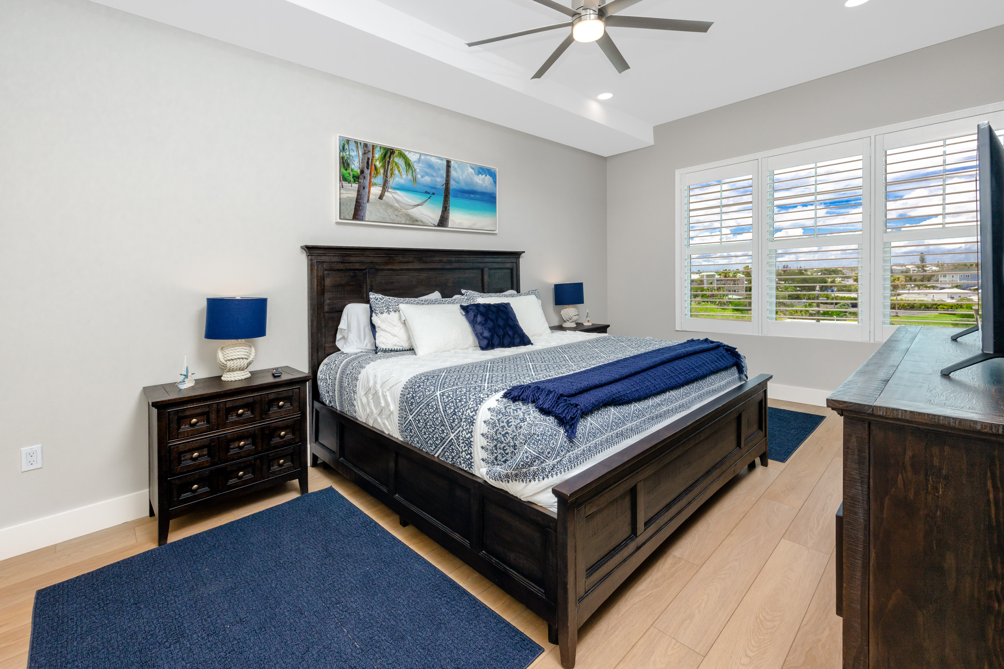 Bedroom 3 with Queen Bed