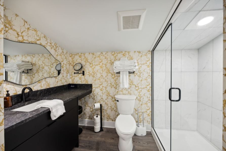 Bourbon Suite Bathroom