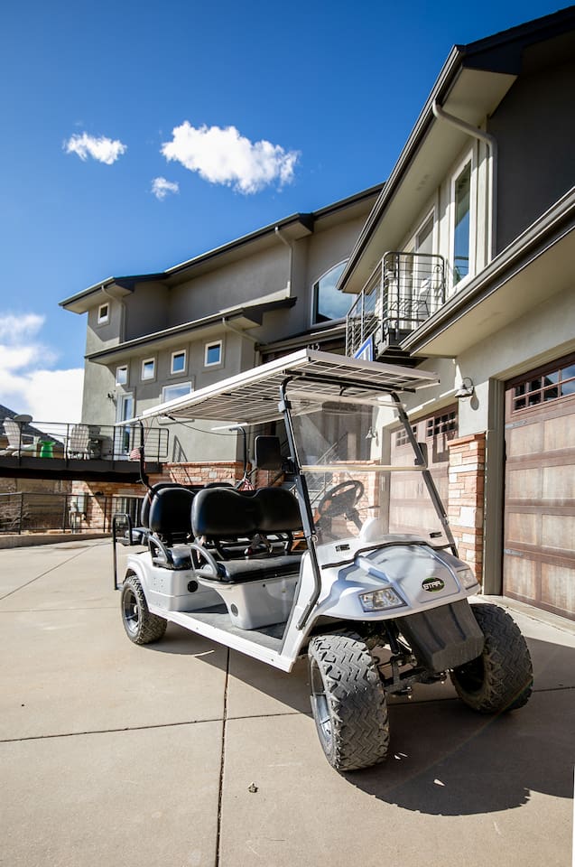 Experience elevated living in this stunning luxury mountain home, where rustic elegance meets modern comfort. Surrounded by breathtaking views and you can rent our golf cart for an easy trip to town!