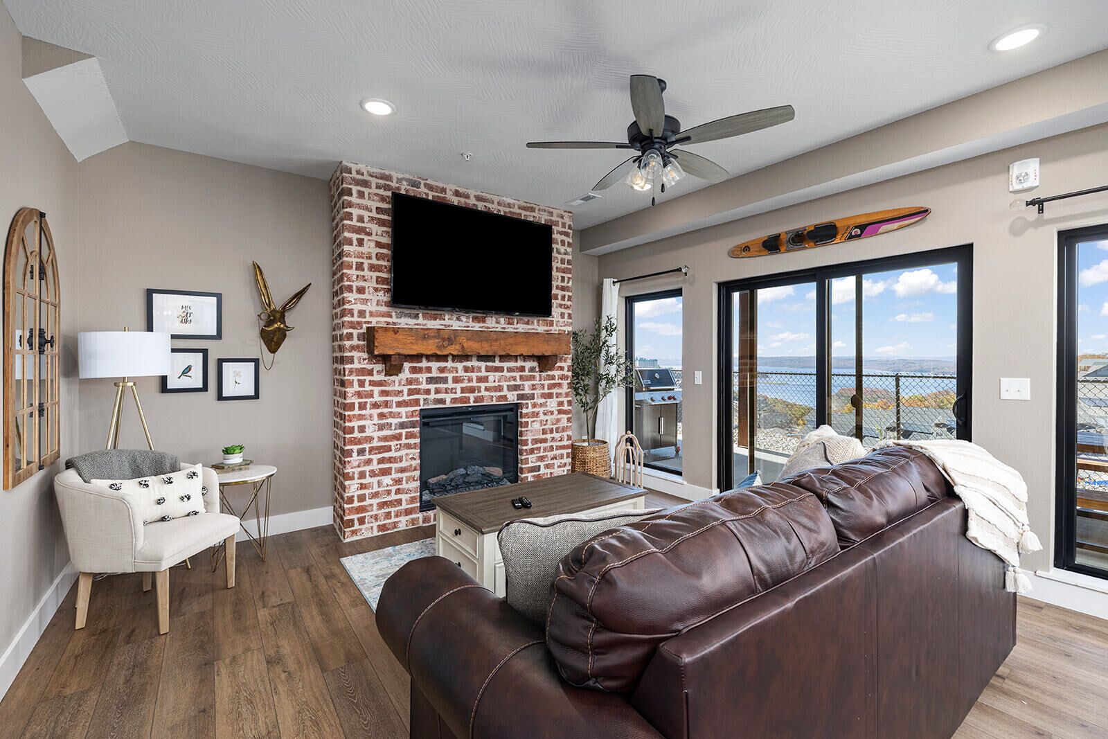 Main Level Living Area w/smart TV