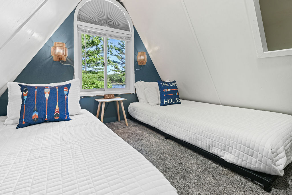 Twin beds (4 total) in kids attic