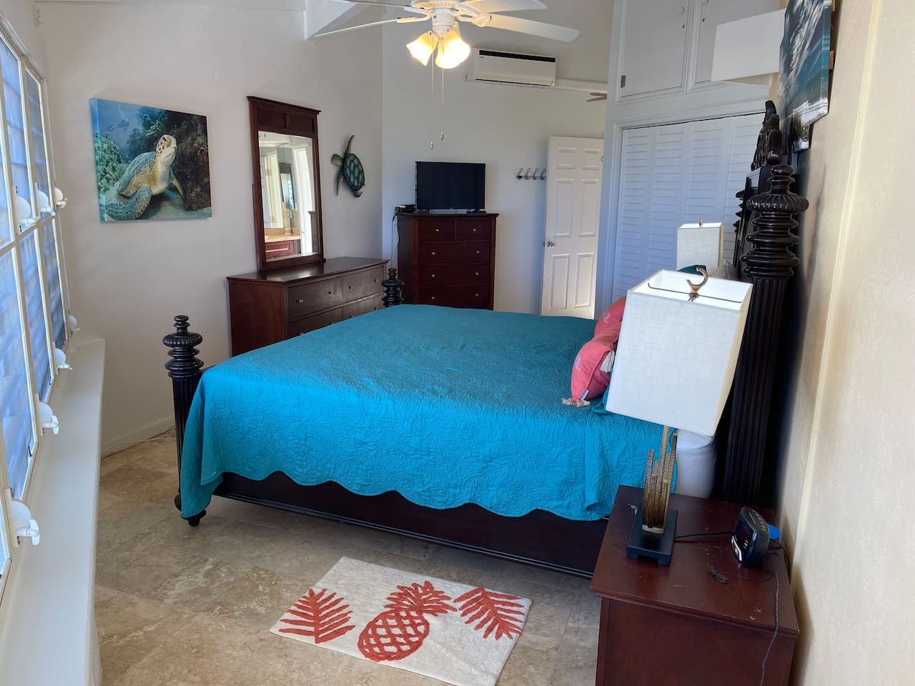Master bedroom - King Bed 
