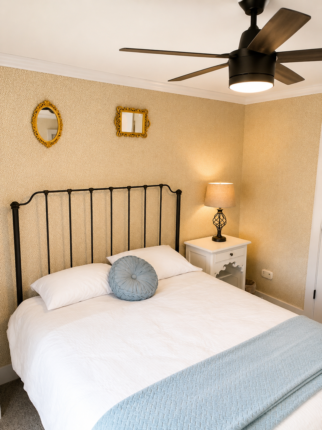Queen bedroom