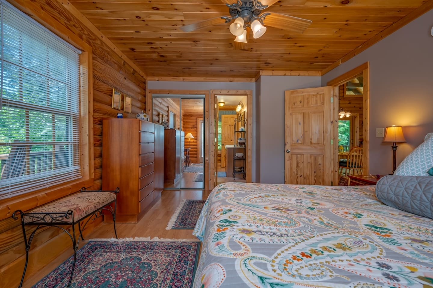 2nd bedroom