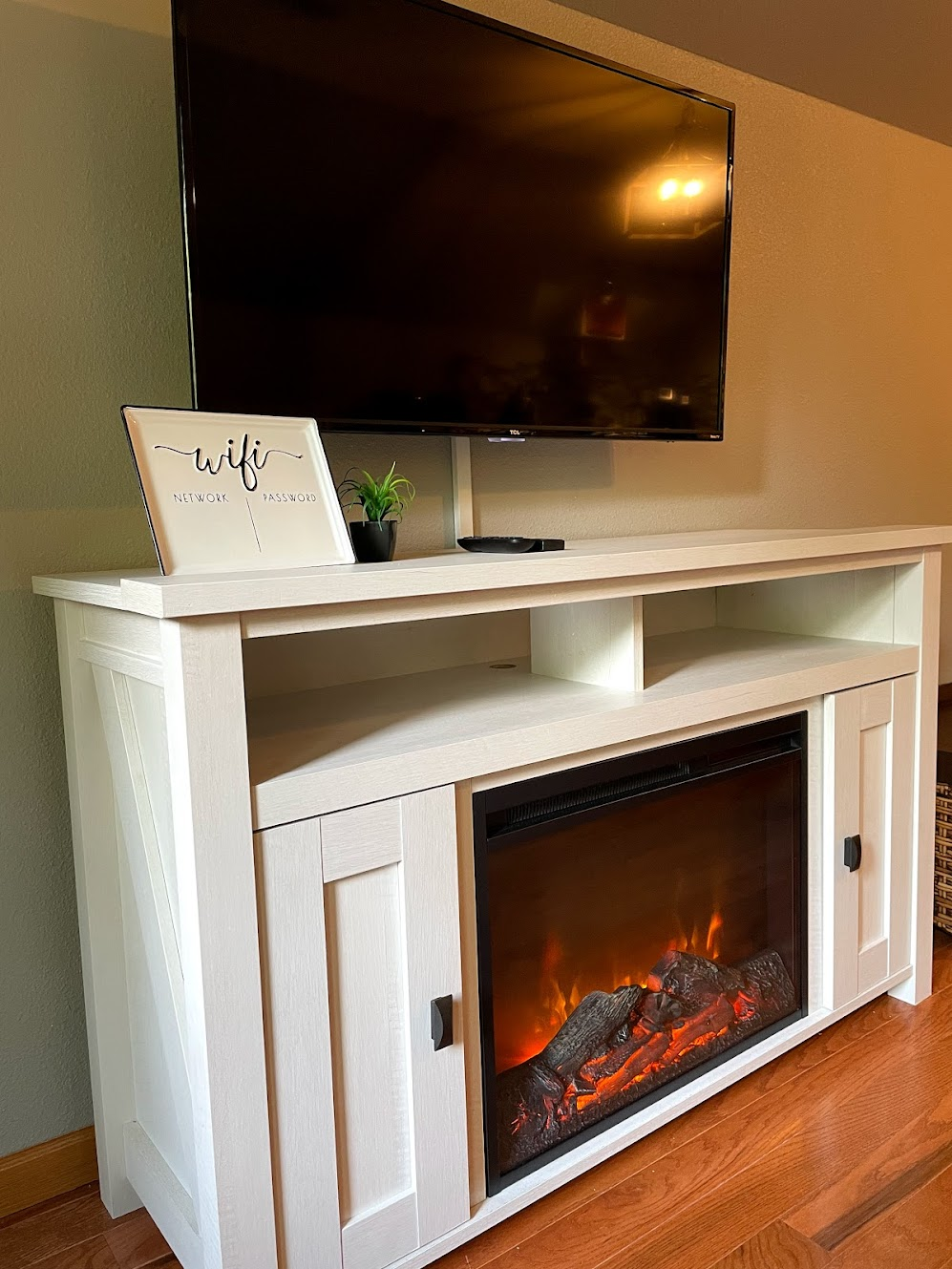 Rock Garden Cottage living room electric fireplace heat or no heat remote controlled 