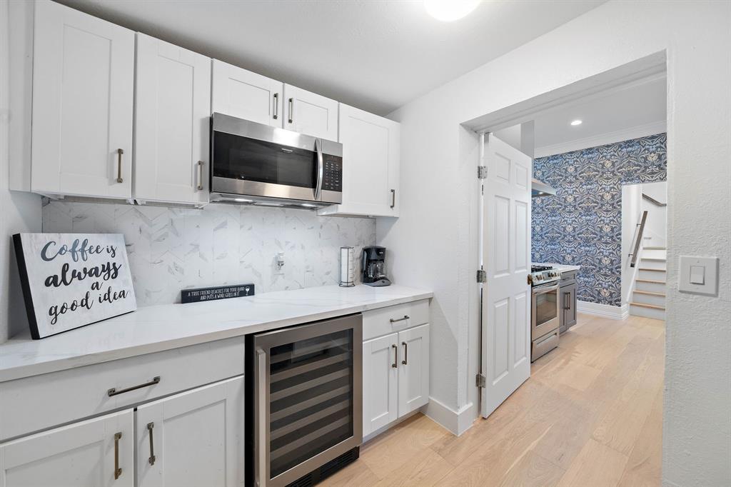 61708341f6e34392942669af9ab17272 | Beachhouse | Texas | TX | Vacation Homes | Galveston | Crystal Beach | Kokomo | Breezy Days | Beachfront Elegance | Sunrise Serenity | Southern Sands Property Management, LLC