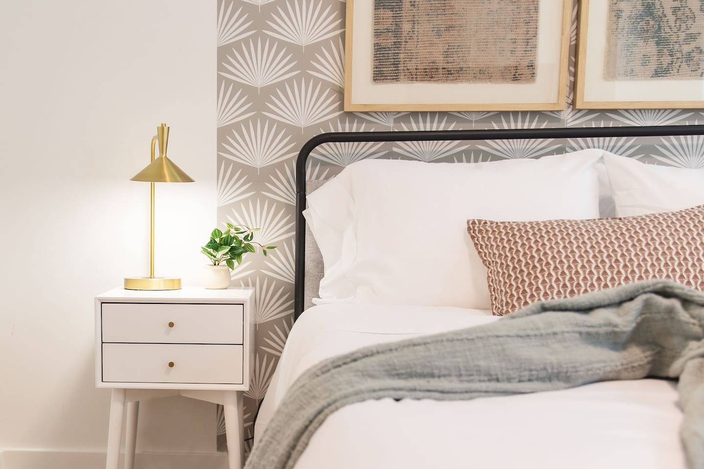 Bed details