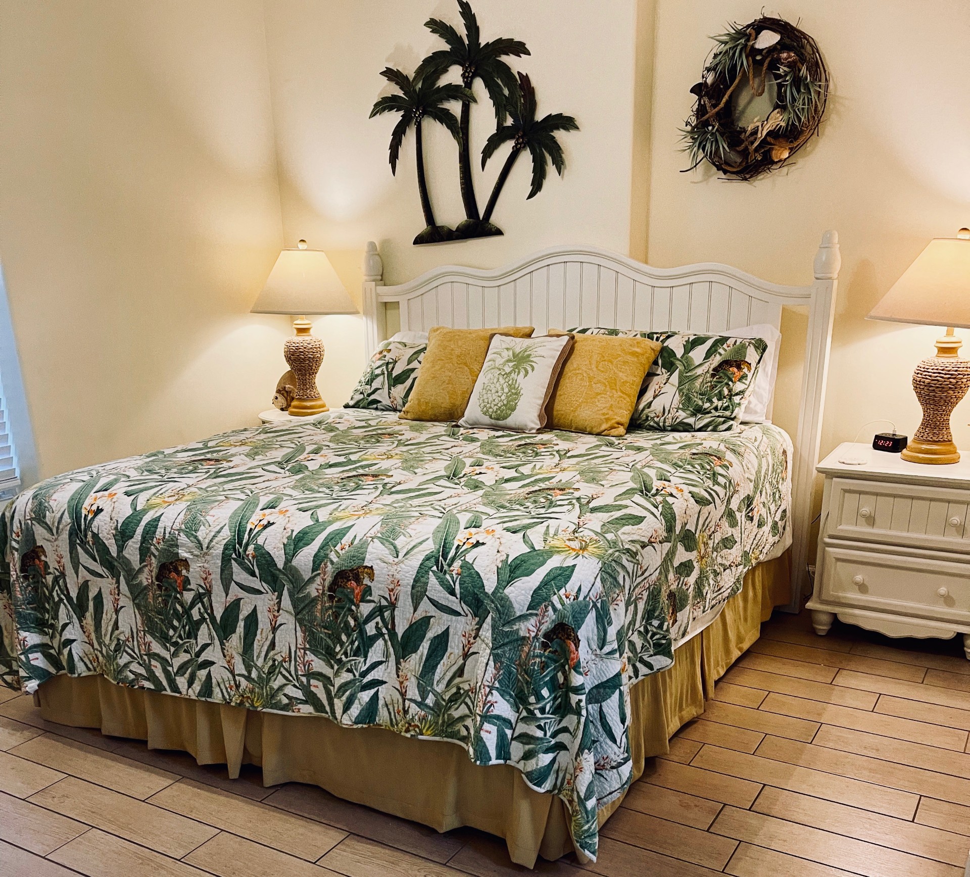 Second master king bed