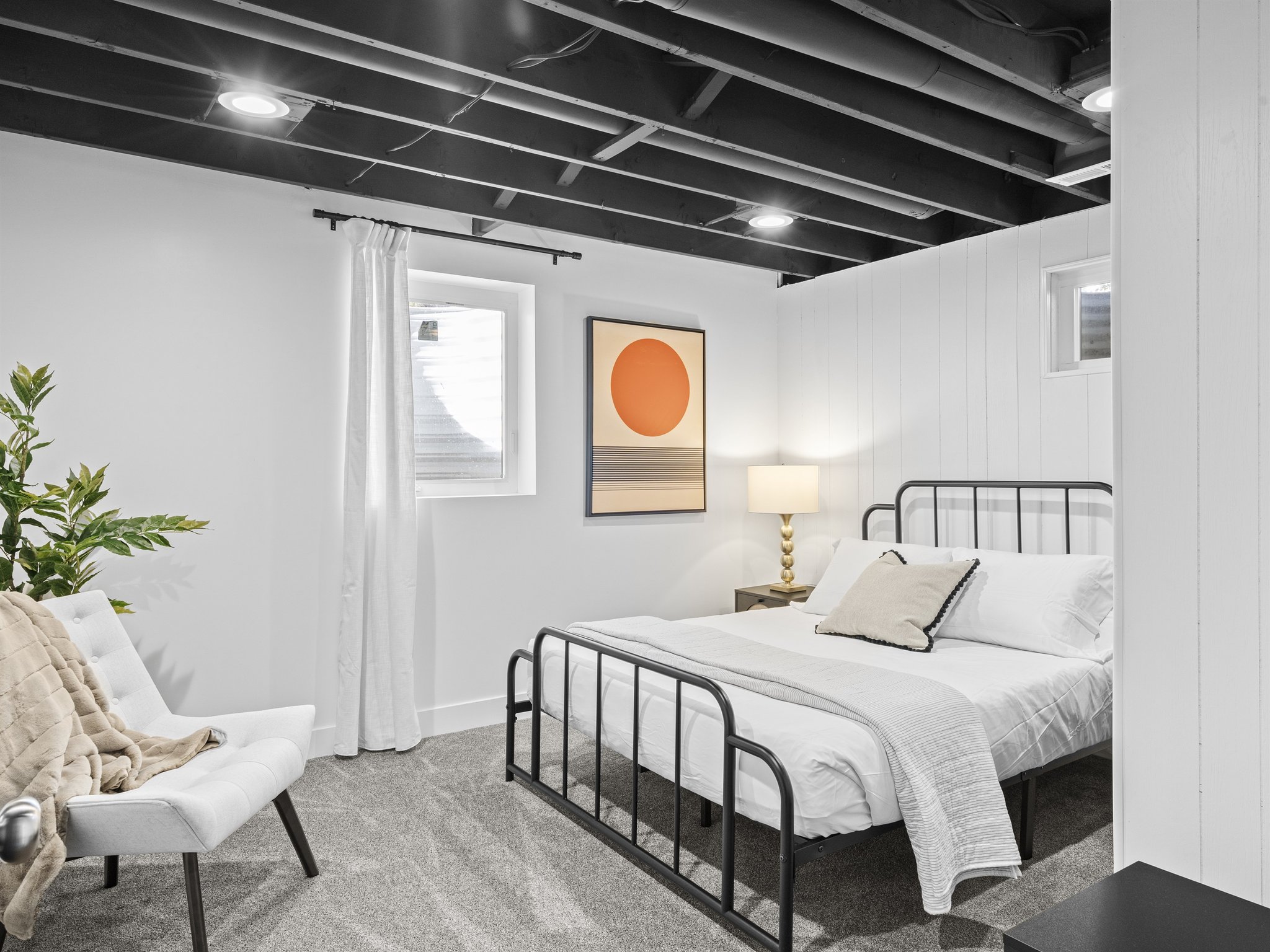 Retro Retreat: Bedroom 5 (Queen)