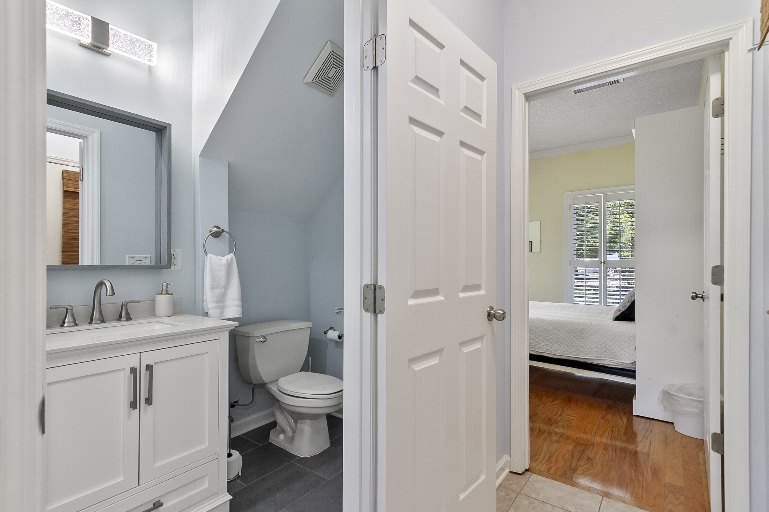 Full Downstairs Bathroom