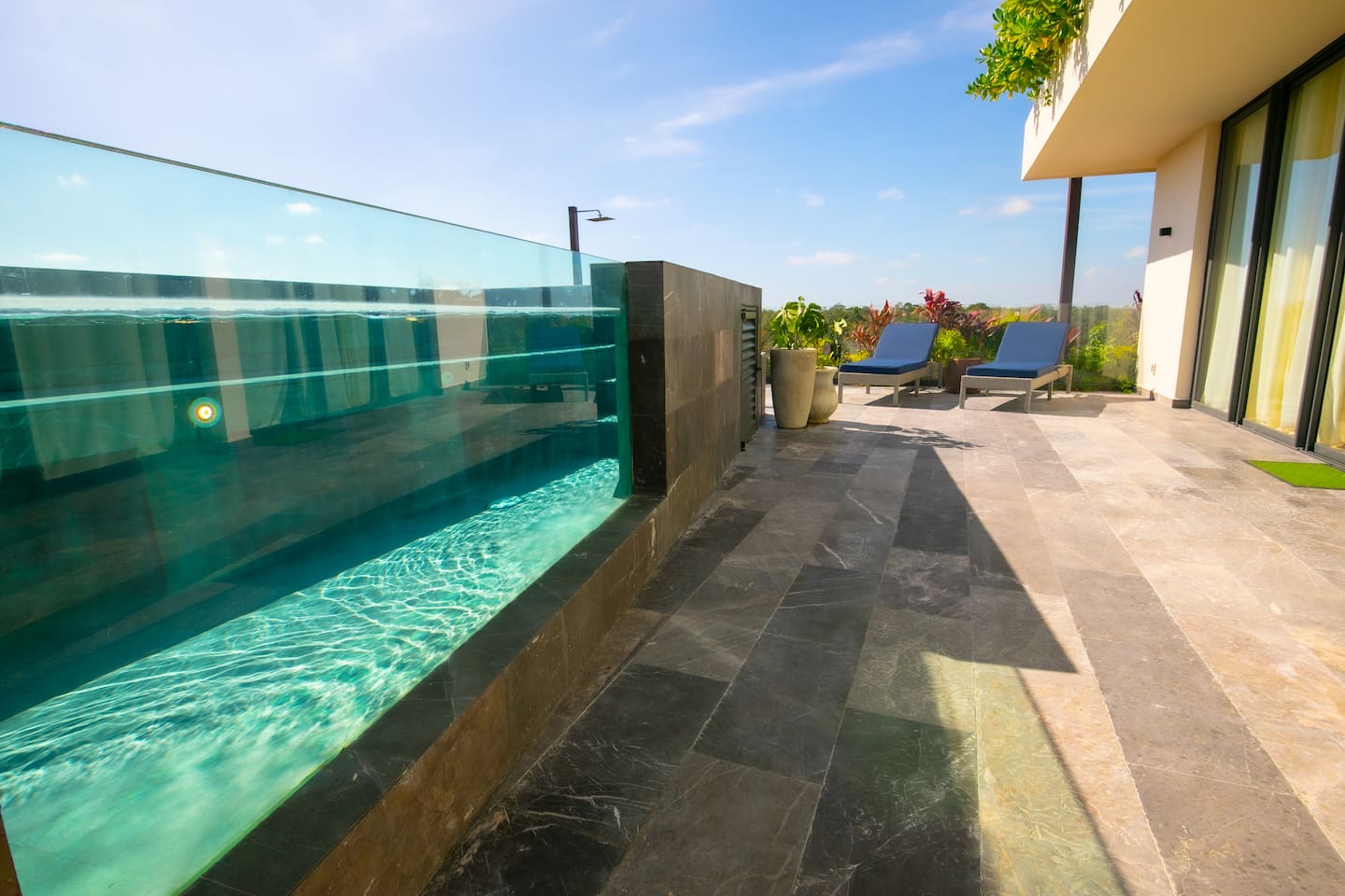 Your private pool and patio