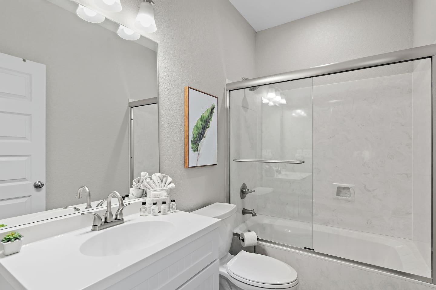 Bathroom #2: Private attached bathroom with shower/tub combo