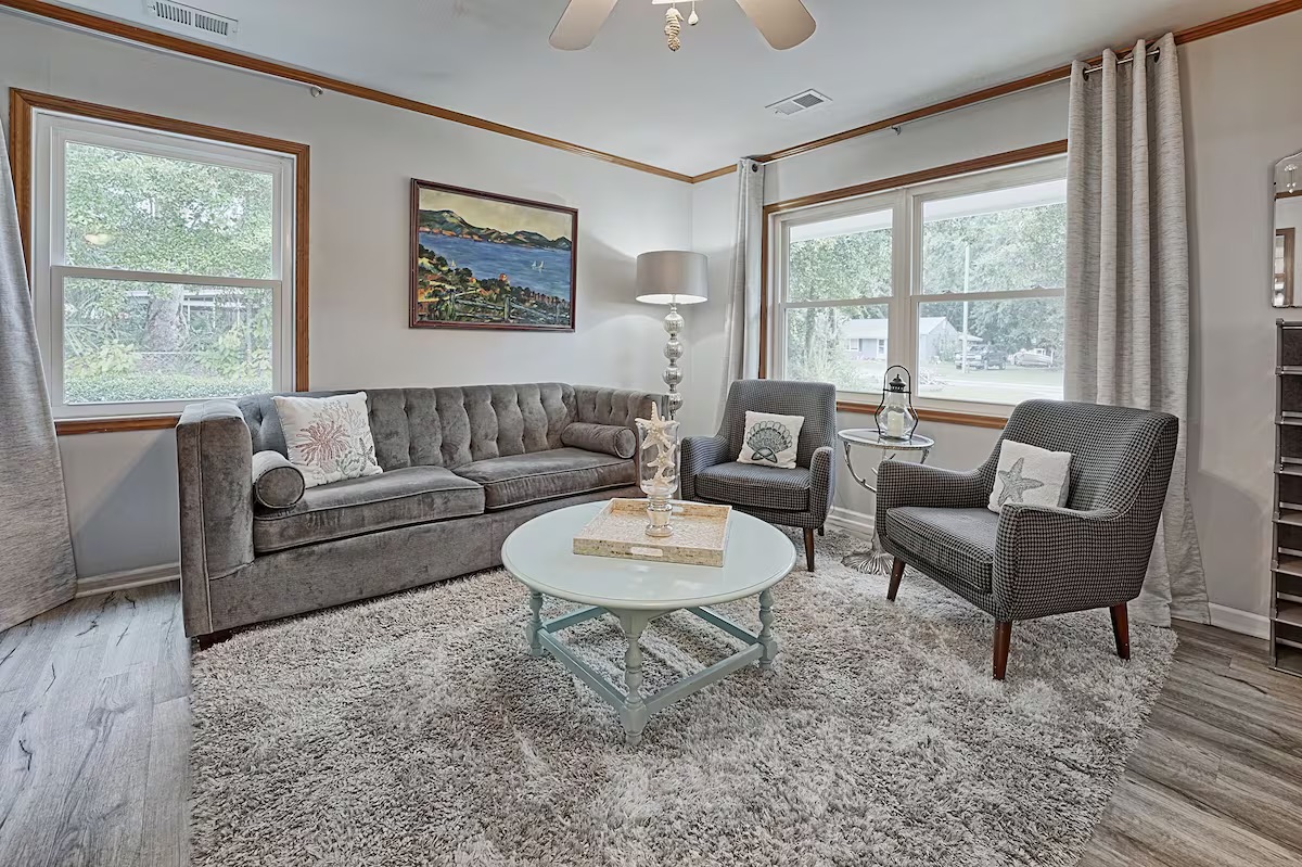 25 21st Avenue | Seas the Day | Living Room | IOP Escapes
