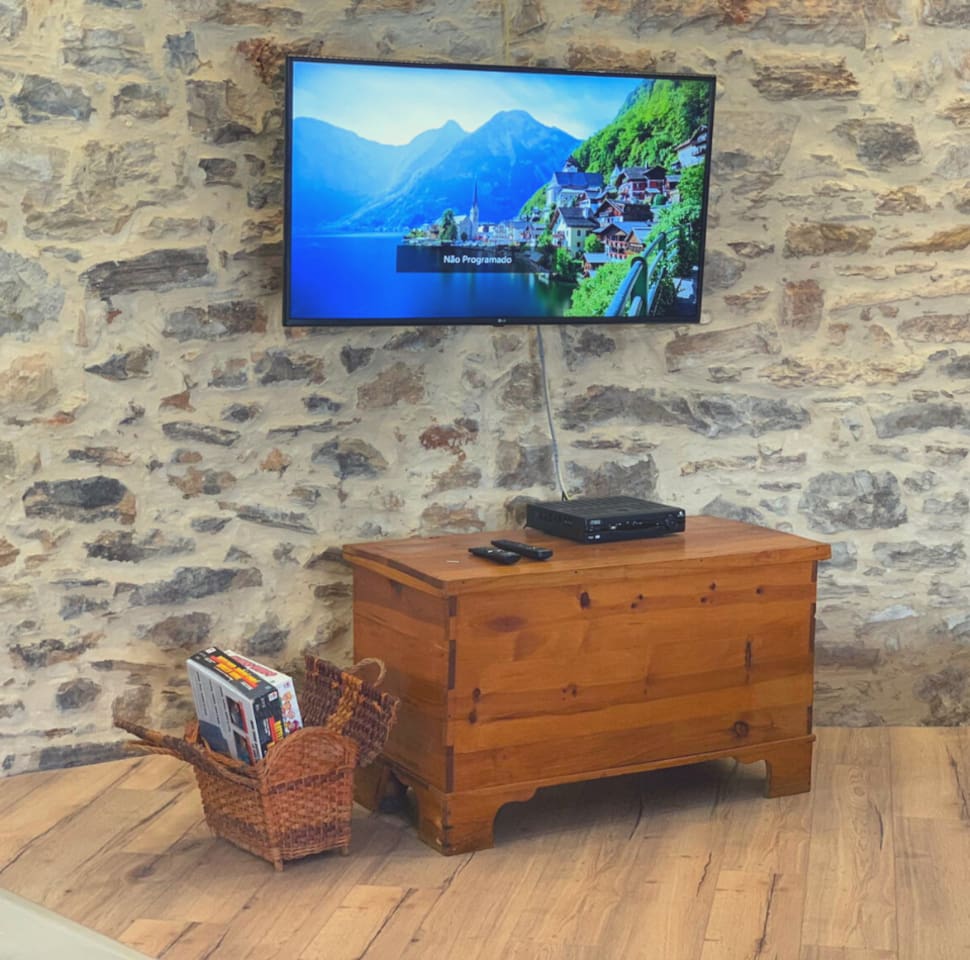 Watch Flat Screen T.V. in The Cozy Living Room