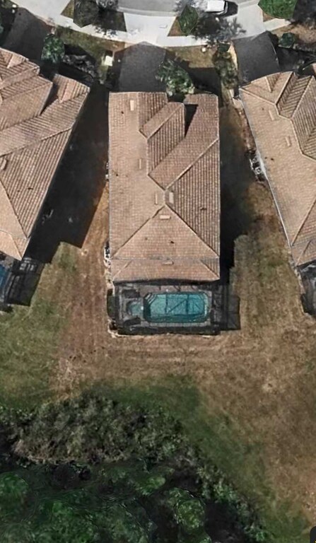 Secluded lanai w/privacy curtains and large yard abuts conservation land