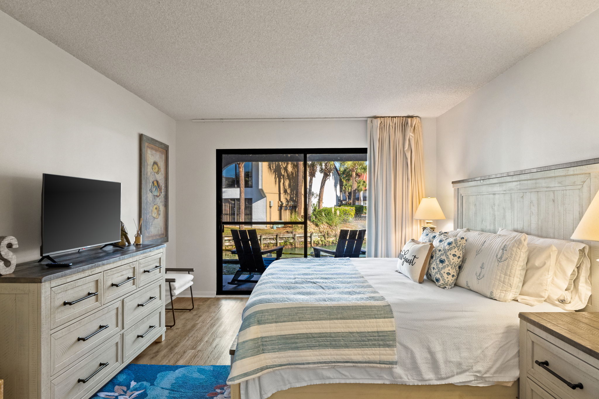 Bedroom with King Bed and Queen Murphy Bed