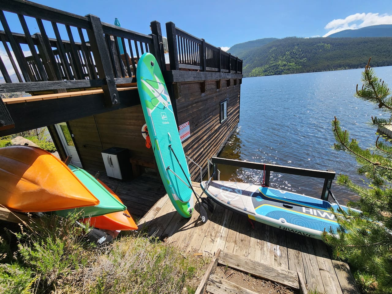3 kayaks & 2 paddle boards are available for your unlimited use! We provide adult life jackets but do not provide child size life jackets due to the importance of having a proper fit! 