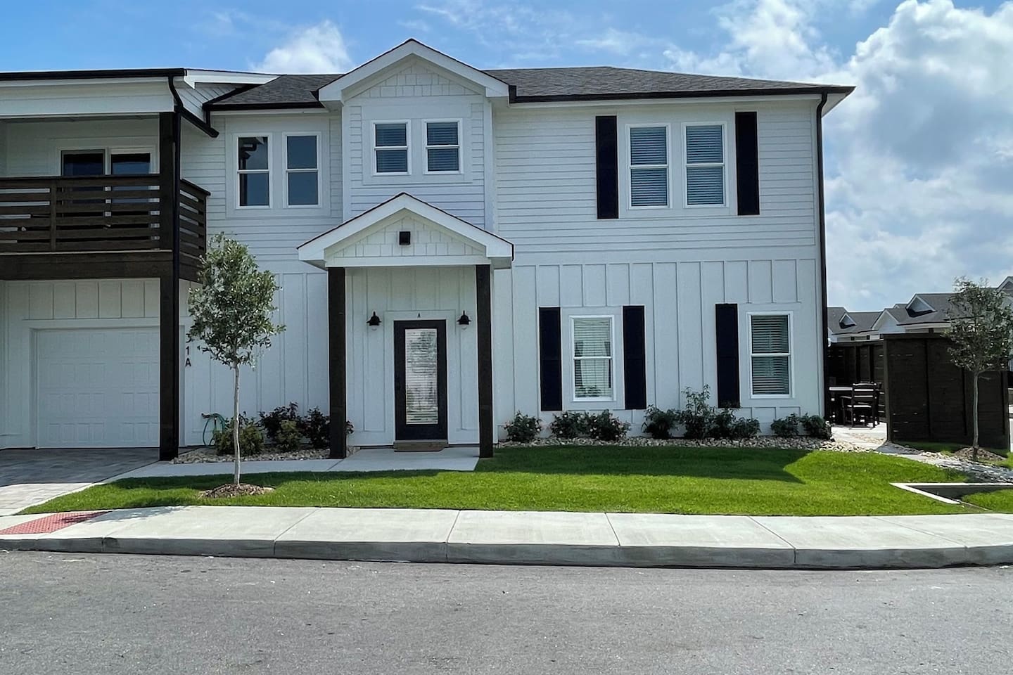 Bright, modern home with beautiful curb appeal in a peaceful community