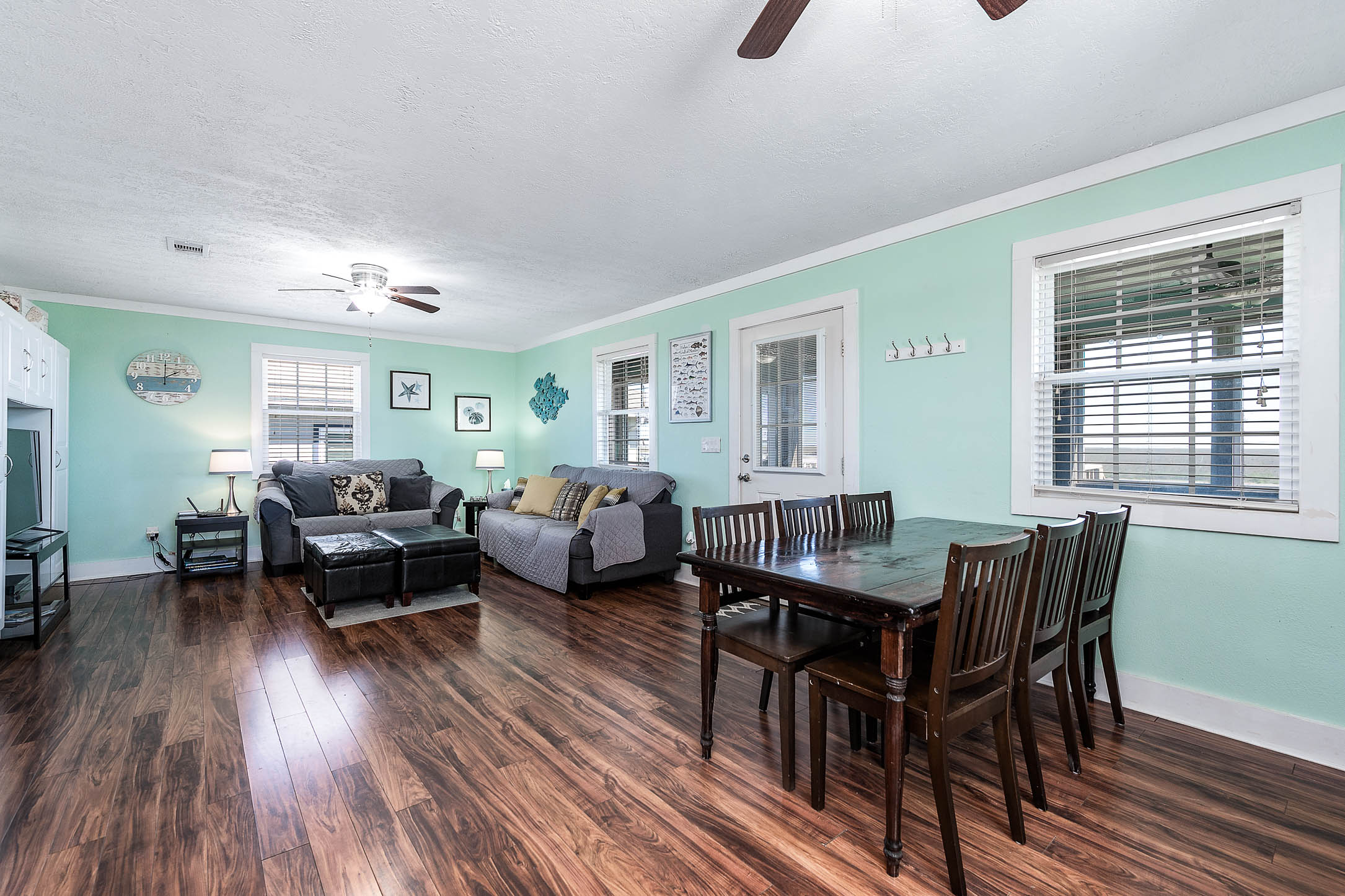 Living Room/ Dining Room
