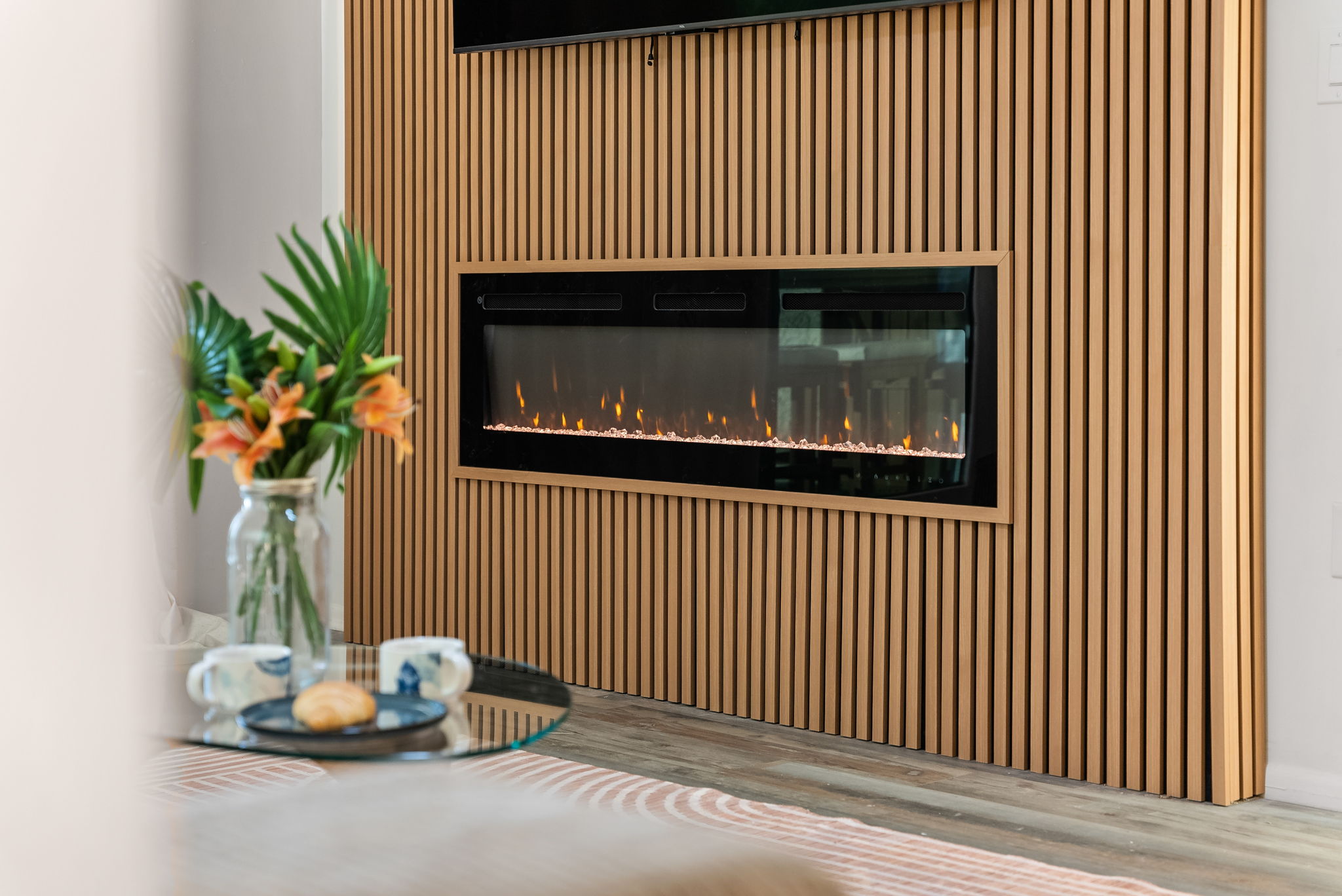 A large electric fire perfect for quieter season stays, or just to add to the calming atmosphere