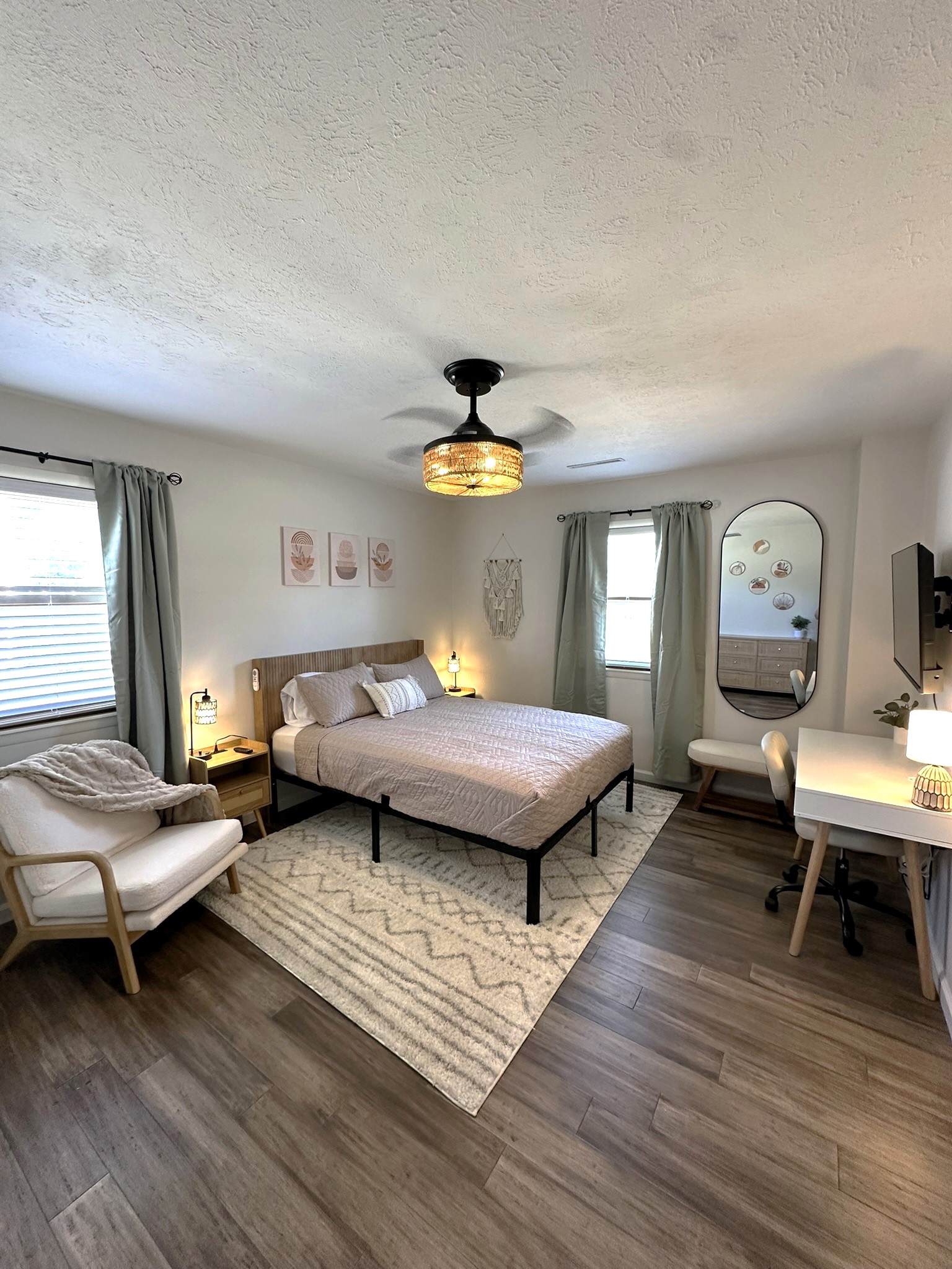 Queen bed, ceiling fan, closet and 43" smart TV