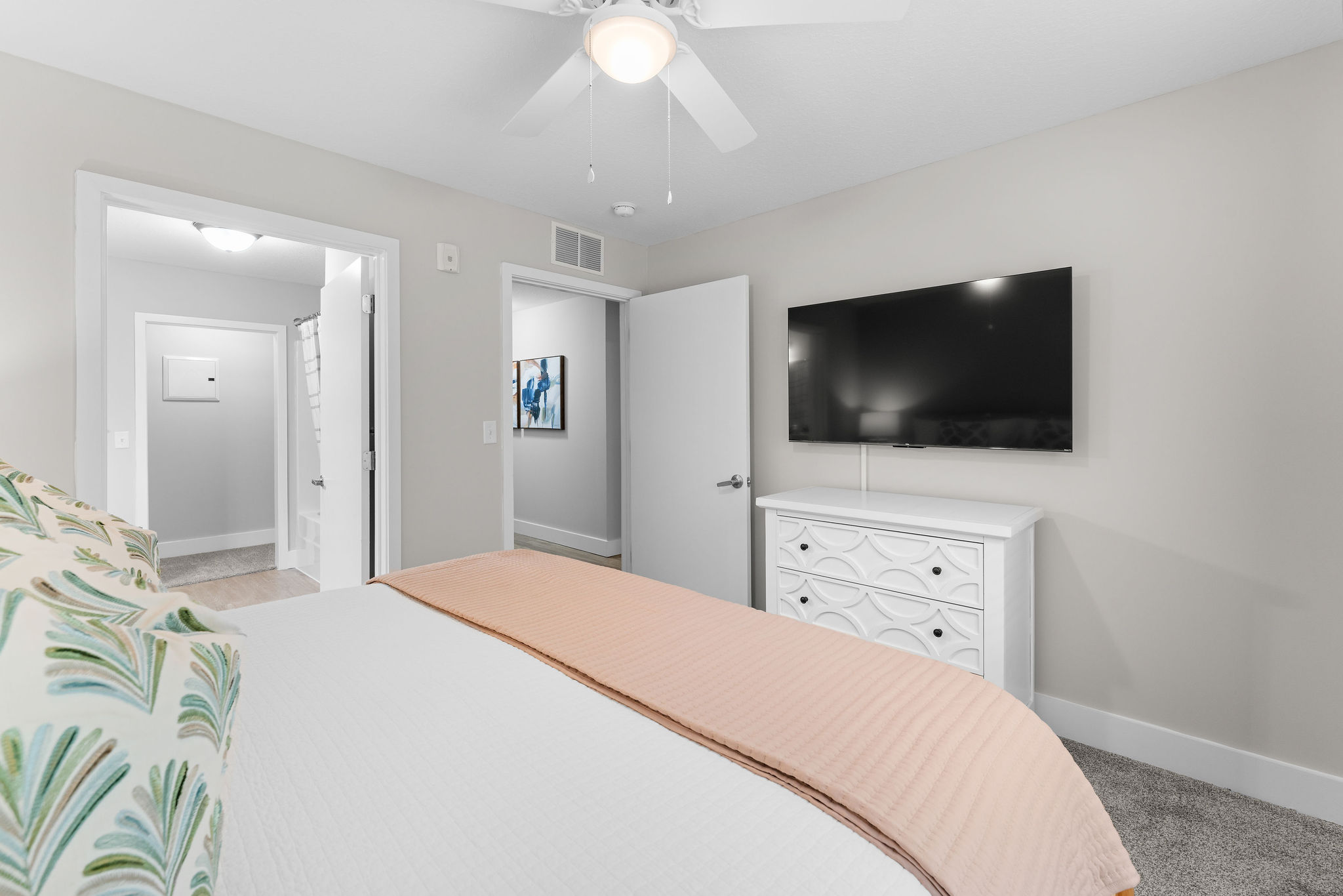 King Bedroom 2
