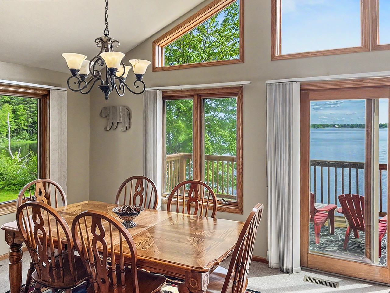 Dining Room - Lower Level Table with Lake View