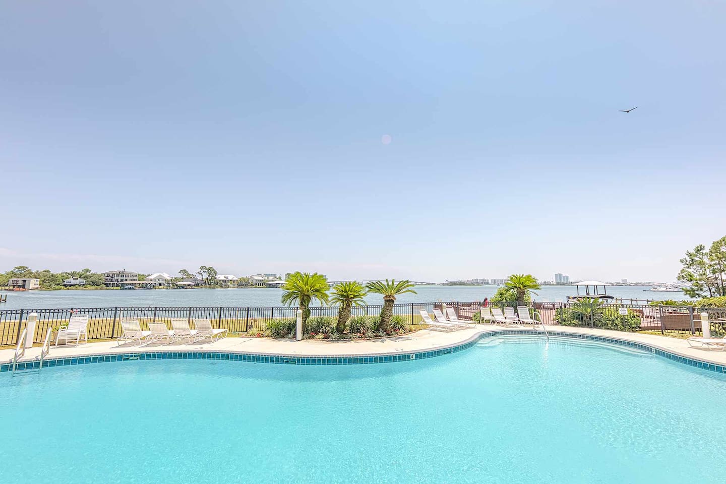 Poolside Paradise: Dive into relaxation with stunning views and refreshing waters!