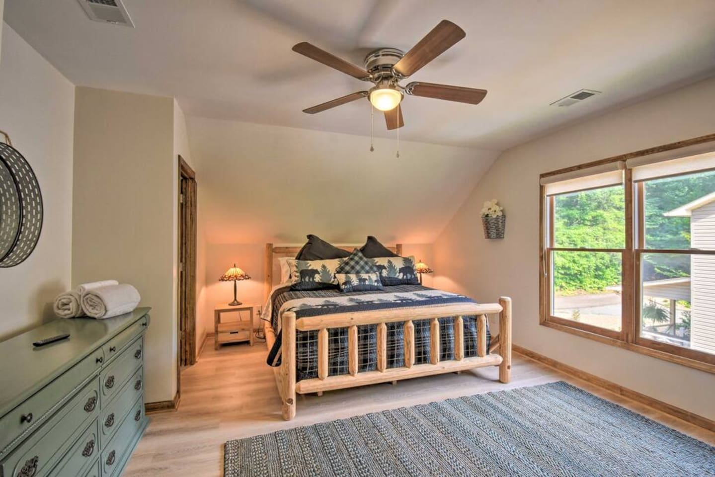 Bedroom 3 (upstairs) 