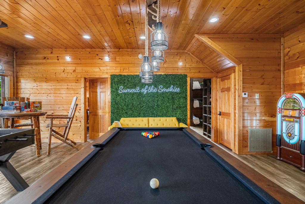 Pool Table, skeeball, air hockey, a jukebox, and a 2000+ game arcade cabinet for nonstop entertainment.