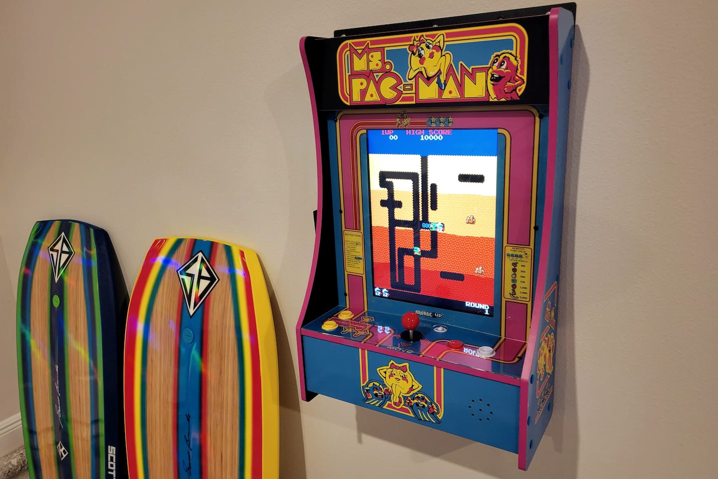 Fun for all in the Garage Game Room! Arcade with 10 different games!