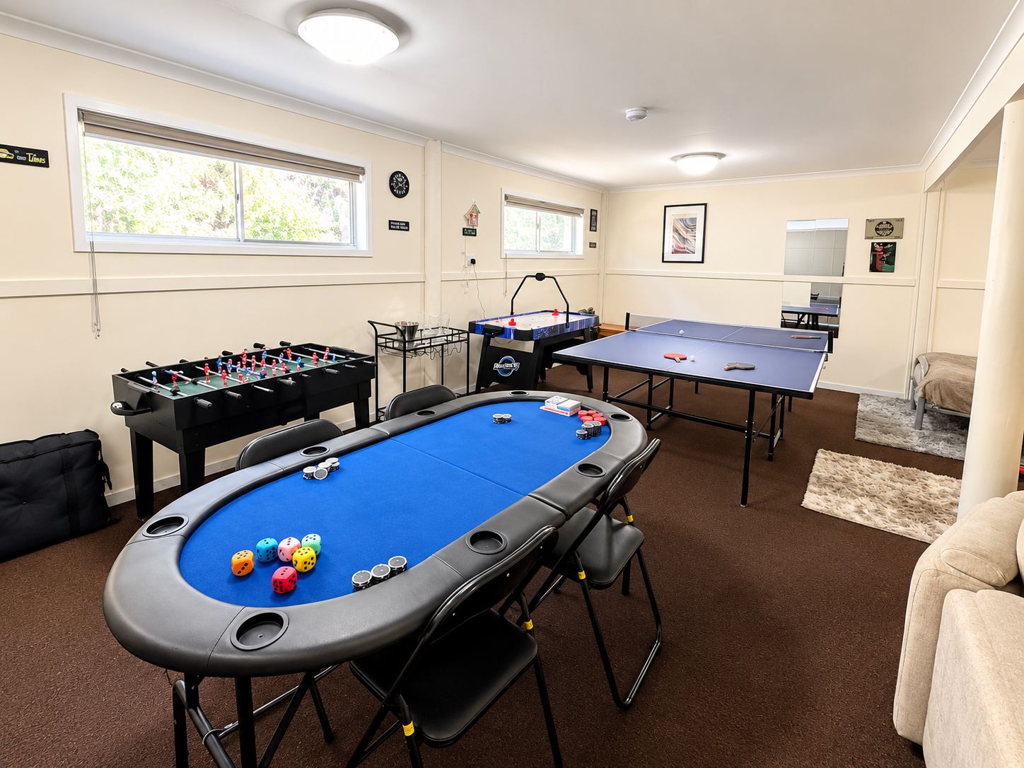 Carlenes Getaway | Lake Views, Beach & Games Hub holiday home in Lochsport