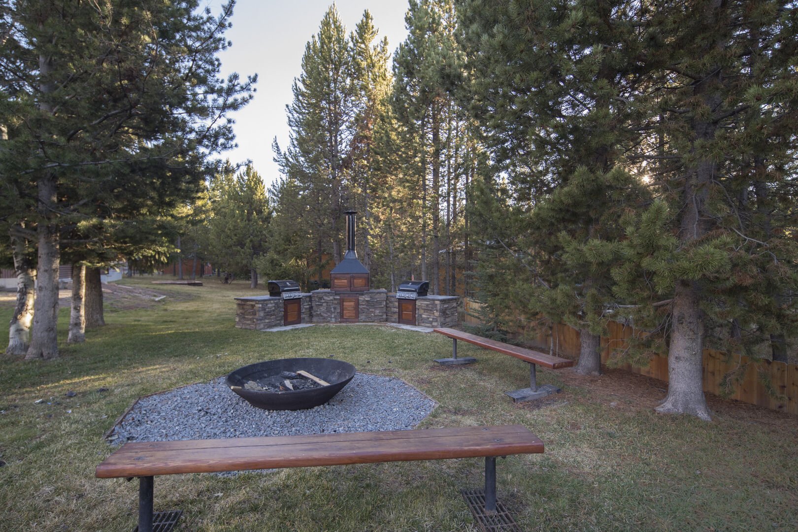 firepit (please bring your own wood)