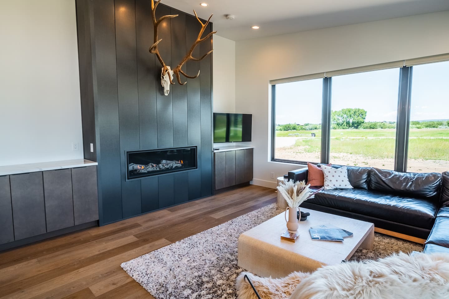 Living Room with Gas Fireplace