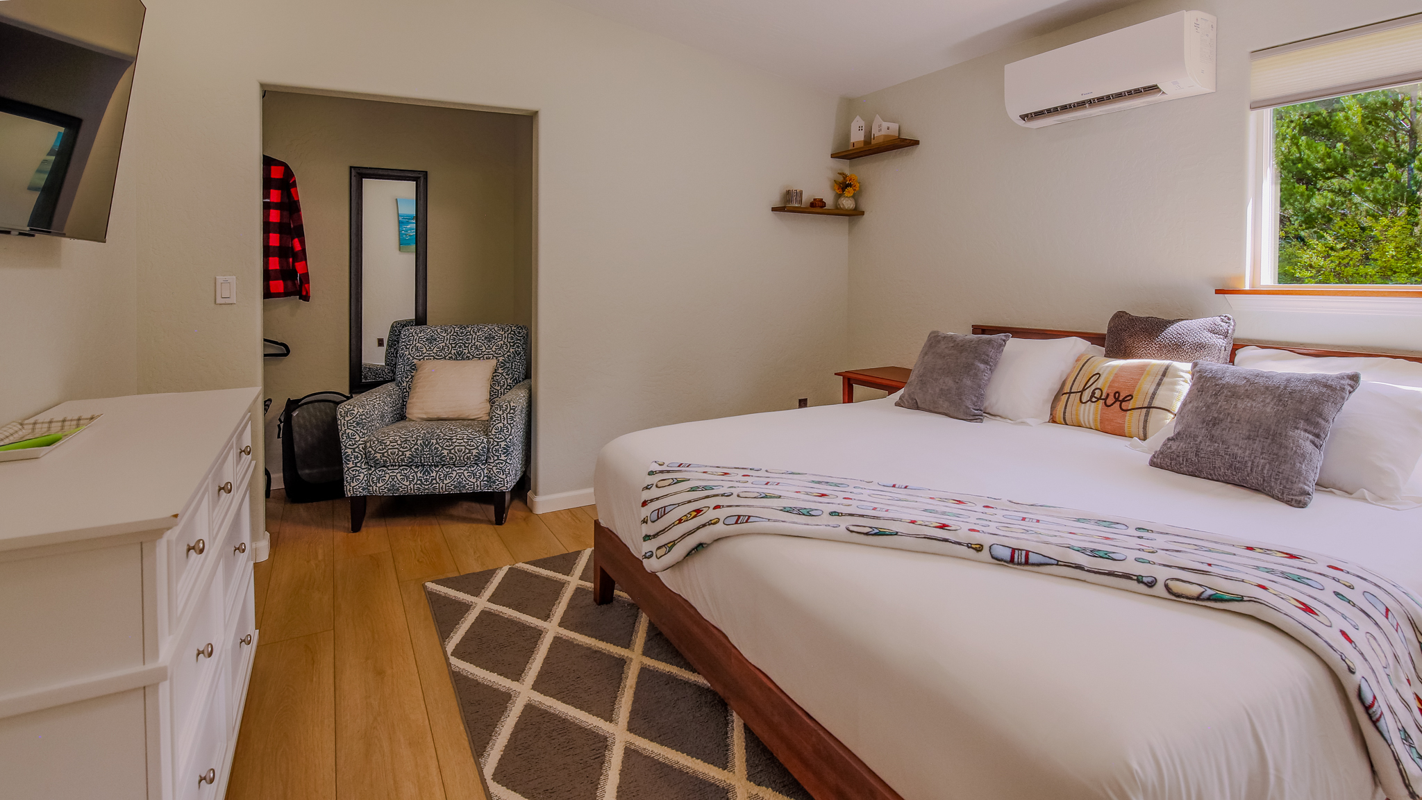 Middle Bedroom